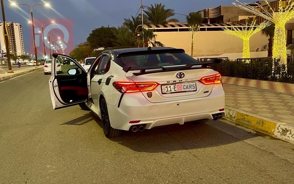 تۆیۆتا کامری